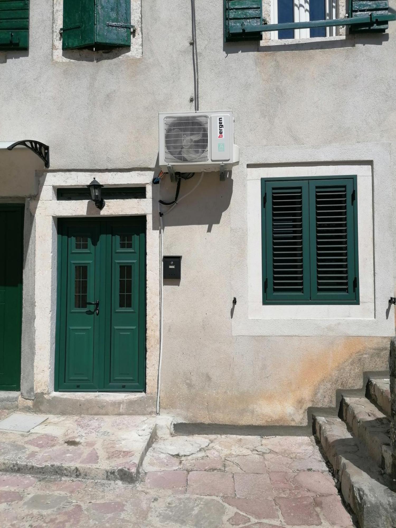 New Renovated Old Town Martiva Apartment Kotor Room photo